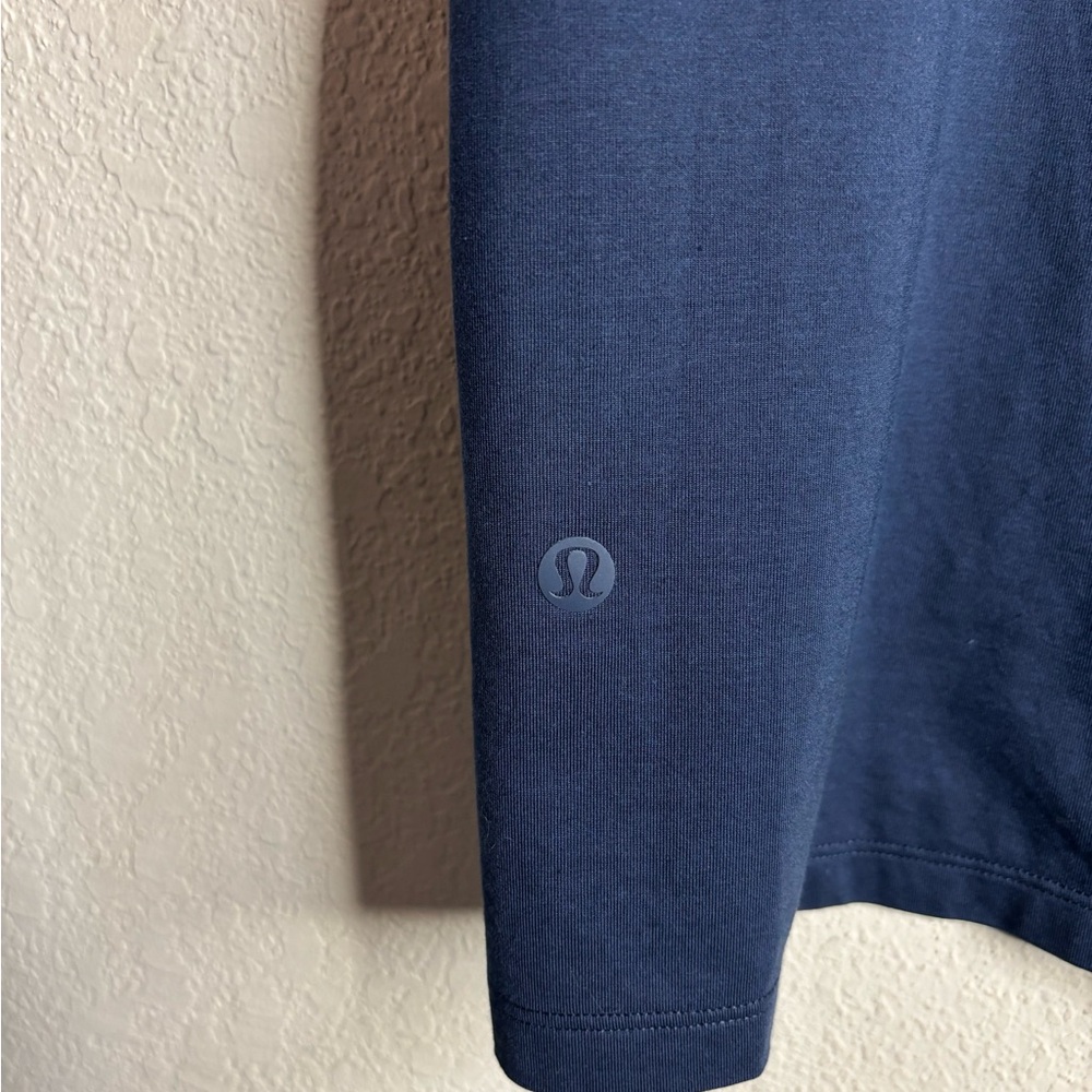 Lululemon The Fundamental T-Shirt navy blue size Large - Picture 3 of 4